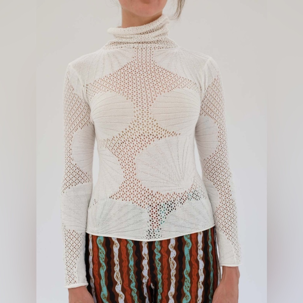 Beklina shell lace turtleneck